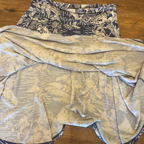 Tommy Bahama women’s skirt, size medium blue and cream - Picture 7 of 7